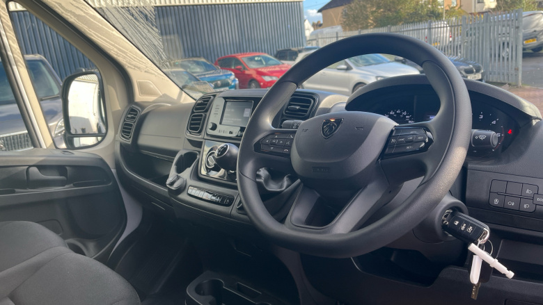 Peugeot Boxer 3500 L2 Diesel 2.2 BlueHDi 140 H1 Van Professional